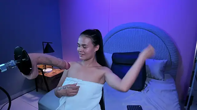 Sara rhoades online show from March 27, 8:08 pm