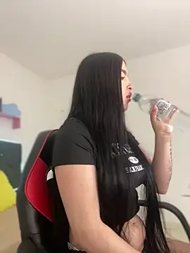 Scarlett EF online show from February 6, 1:14 pm