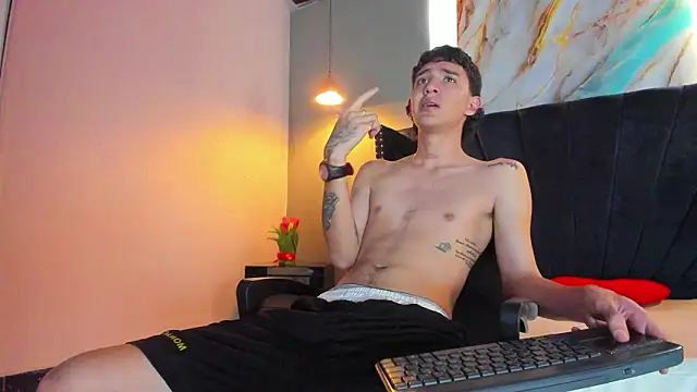 Xanderr owen2 online show from February 3, 8:03 pm