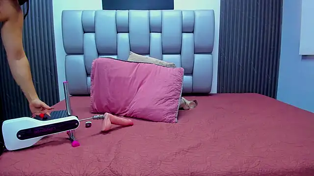 May-Clanfort online show from March 25, 12:22 pm