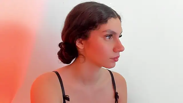 cloee20  online show from December 22, 2:30 am