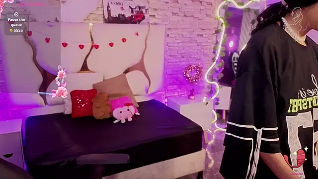 Snapshot of Joselyn_tay chatting on February 13, 12:01 pm Joselyn tay online show from February 13, 12:01 pm