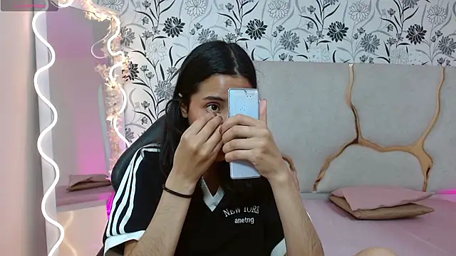 Snapshot of Joselyn_tay chatting on March 12, 2:23 pm Joselyn tay online show from March 12, 2:23 pm