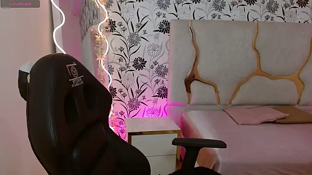 Snapshot of Joselyn_tay chatting on March 21, 12:10 pm Joselyn tay online show from March 21, 12:10 pm