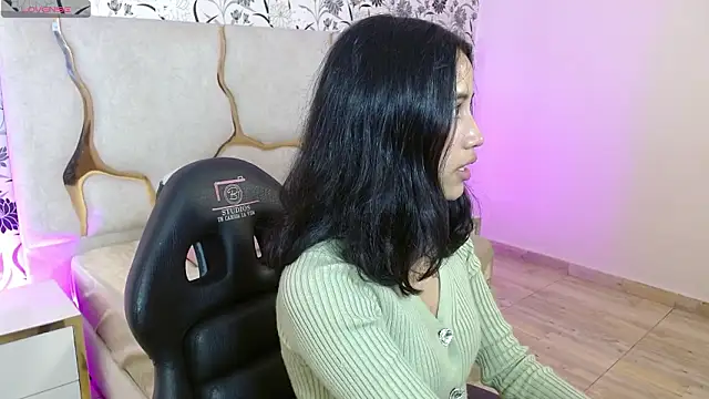 Snapshot of Joselyn_tay chatting on March 25, 12:00 pm Joselyn tay online show from March 25, 12:00 pm