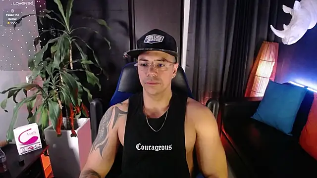 Snapshot of Zed_ferrer chatting on April 2, 9:40 am Zed ferrer online show from April 2, 9:40 am