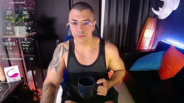 Snapshot of Zed_ferrer chatting on April 23, 8:57 am Zed ferrer online show from April 23, 8:57 am