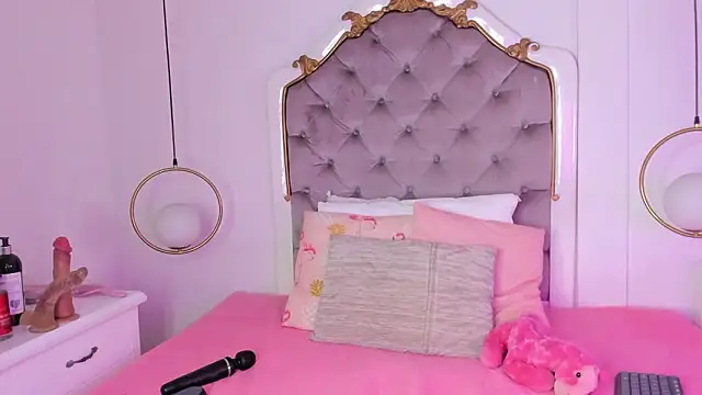 fallon grey online show from February 3, 8:03 pm