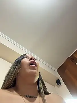 Snapshot of Anna_Bitch_Disgusting chatting on February 17, 8:11 am Anna Bitch Disgusting online show from February 17, 8:11 am