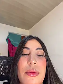 Snapshot of Anna_Bitch_Disgusting chatting on July 25, 4:43 am Anna Bitch Disgusting online show from July 25, 4:43 am