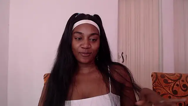 AishaOwens online show from May 12, 9:34 pm