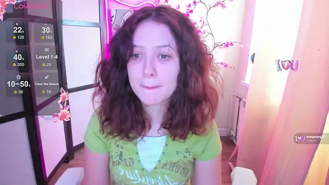 Snapshot of Anora_Miller chatting on November 22, 8:35 am Anora Miller online show from November 22, 8:35 am