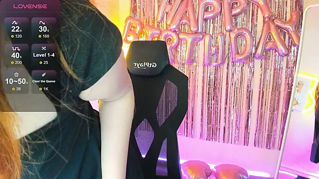 Snapshot of Anora_Miller chatting on December 20, 8:10 am Anora Miller online show from December 20, 8:10 am