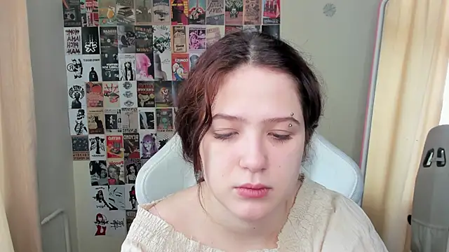 Snapshot of Anora_Miller chatting on February 8, 8:18 am Anora Miller online show from February 8, 8:18 am