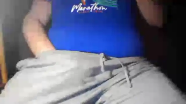 Snapshot of bigcumfrench chatting on March 28, 6:35 am bigcumfrench online show from March 28, 6:35 am