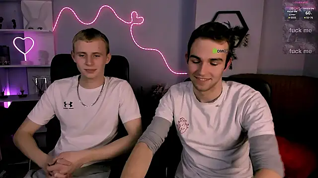 Snapshot of rafael_bien chatting on February 4, 8:14 pm rafael bien online show from February 4, 8:14 pm