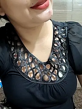 Cute Ayushii online show from July 20, 11:40 pm