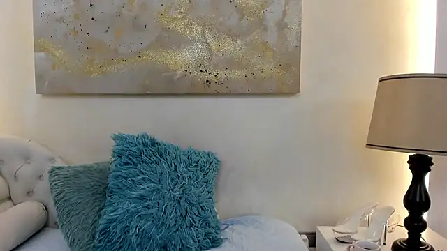 CarolinnaSaenz online show from December 16, 11:15 am