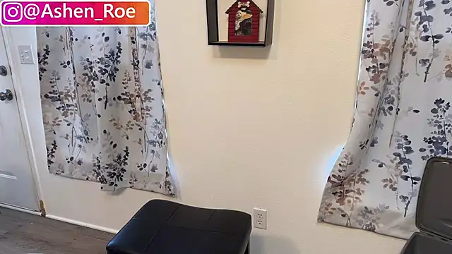 AshenRoe online show from May 3, 2:12 pm