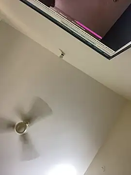 Snapshot of calibrow chatting on February 28, 6:03 am calibrow online show from February 28, 6:03 am