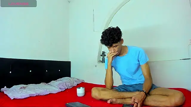 kaiborman00 online show from March 3, 3:01 am