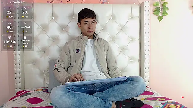 Angell01  online show from December 18, 8:04 pm