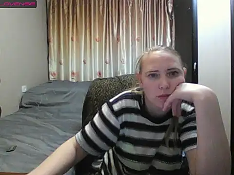 JenniDeep online show from April 4, 5:43 pm