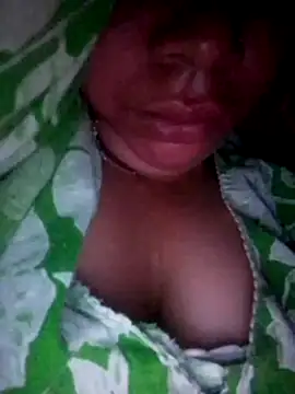 Snapshot of isha_sharma2002 chatting on November 17, 12:16 am isha sharma2002 online show from November 17, 12:16 am