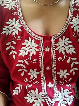 Snapshot of isha_sharma2002 chatting on November 28, 6:27 am isha sharma2002 online show from November 28, 6:27 am