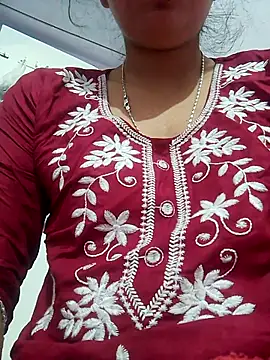 Snapshot of isha_sharma2002 chatting on November 29, 1:19 am isha sharma2002 online show from November 29, 1:19 am