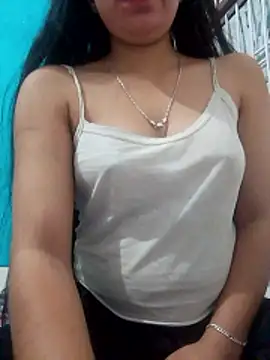 Snapshot of isha_sharma2002 chatting on December 14, 2:55 pm isha sharma2002 online show from December 14, 2:55 pm