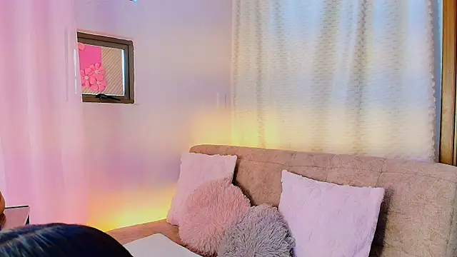 lizzy kane online show from March 29, 8:09 pm