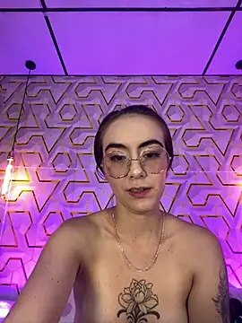 MelanyyJhonson15 online show from June 20, 9:28 pm