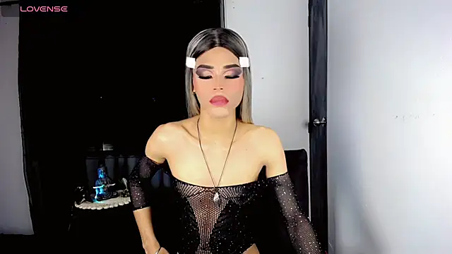 Snapshot of TAYLOR_S7 chatting on November 14, 10:03 am TAYLOR S7 online show from November 14, 10:03 am