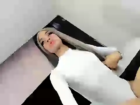 Snapshot of TAYLOR_S7 chatting on November 29, 1:25 pm TAYLOR S7 online show from November 29, 1:25 pm