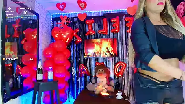 Snapshot of TAYLOR_S7 chatting on February 15, 7:51 am TAYLOR S7 online show from February 15, 7:51 am