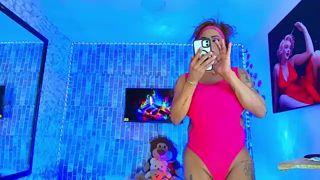 Snapshot of TAYLOR_S7 chatting on March 7, 1:46 am TAYLOR S7 online show from March 7, 1:46 am