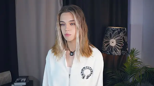 Snapshot of UteKolic chatting on November 16, 8:20 am UteKolic online show from November 16, 8:20 am