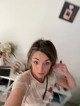 Snapshot of miatate chatting on February 24, 9:57 pm miatate online show from February 24, 9:57 pm