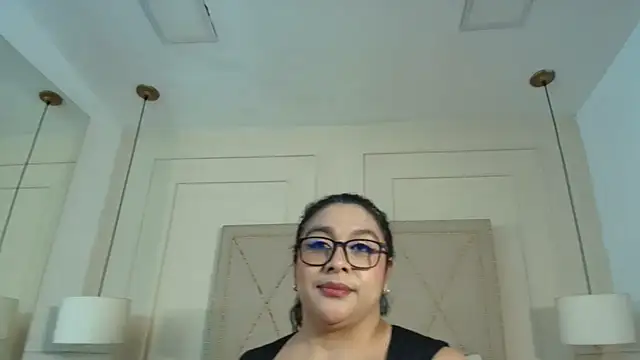 ViickyLee online show from June 27, 12:22 pm