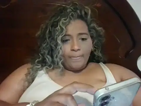 Snapshot of nanda6_sexy chatting on February 9, 3:05 pm nanda6 sexy online show from February 9, 3:05 pm