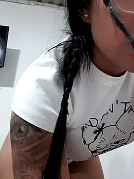 julianlondo111 online show from November 22, 1:15 am