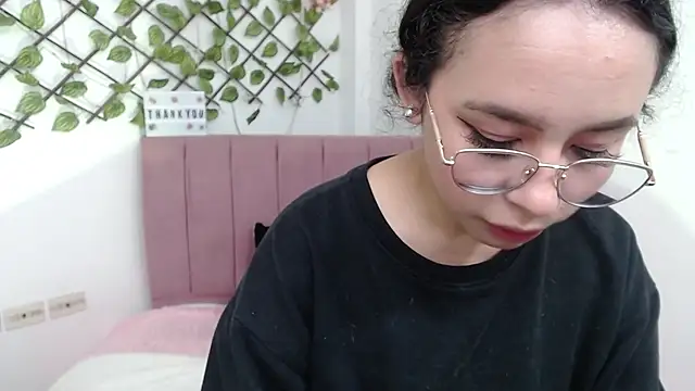 amaris ferrer online show from January 6, 3:43 am