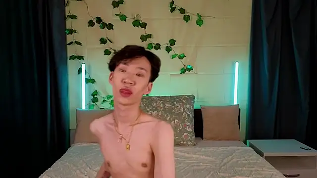 islendtakumi online show from November 27, 3:19 am