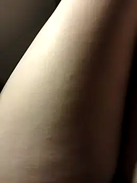 Snapshot of MysaLy2k chatting on February 6, 4:32 pm MysaLy2k online show from February 6, 4:32 pm