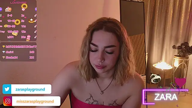 Snapshot of ZarasPlayground chatting on April 18, 7:58 pm ZarasPlayground online show from April 18, 7:58 pm