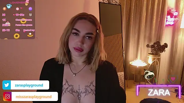 Snapshot of ZarasPlayground chatting on April 19, 6:43 pm ZarasPlayground online show from April 19, 6:43 pm