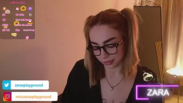 Snapshot of ZarasPlayground chatting on April 28, 7:19 pm ZarasPlayground online show from April 28, 7:19 pm