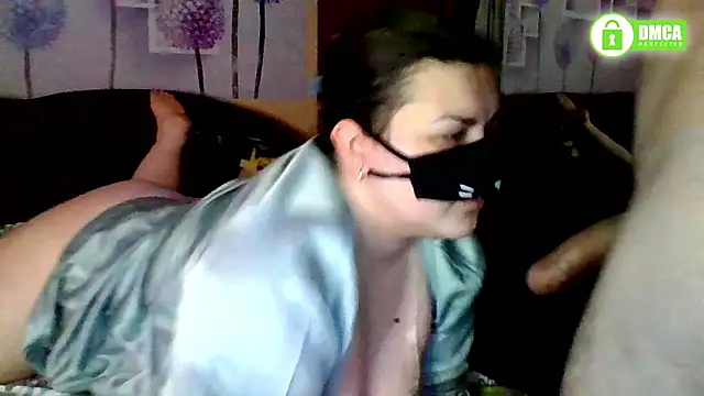 Snapshot of honey_sweet_couple chatting on January 13, 3:50 pm honey sweet couple online show from January 13, 3:50 pm