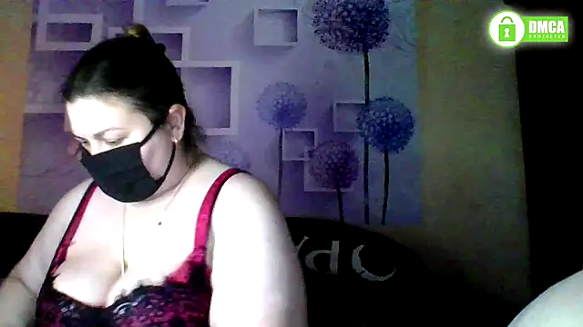 Snapshot of honey_sweet_couple chatting on January 18, 5:50 pm honey sweet couple online show from January 18, 5:50 pm